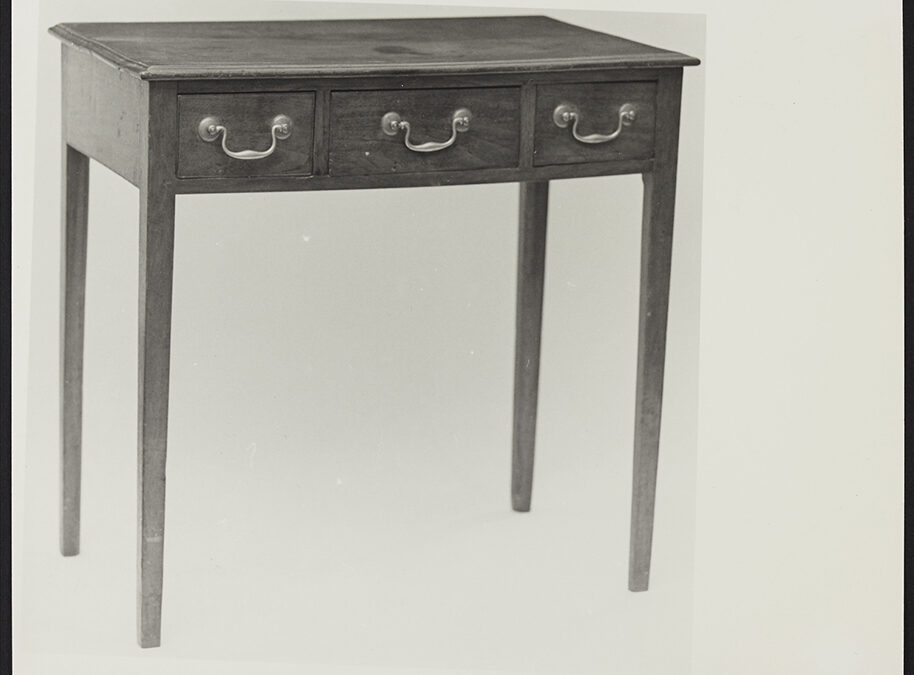 Eastern  Virginia Dressing Table (File Photo) – SOLD